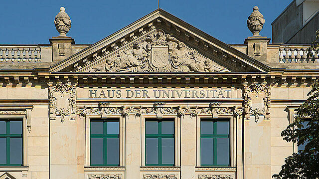 Fassade des Hauses der Universität